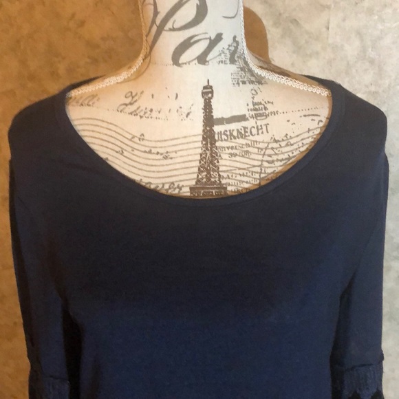 New Direction* Crochet Sleeve Detailed Top - Picture 2 of 8